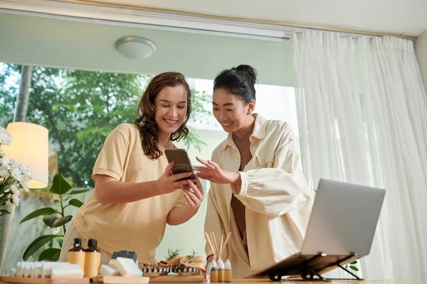 Quelles pratiques de feedback constructif pour les employés travaillant en shift de nuit ?